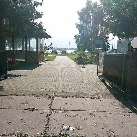 Houseboat Arka 1 - Domki Na Wodzie, Rower Wodny, Wifi, Parking Mielno  Ngoại thất bức ảnh